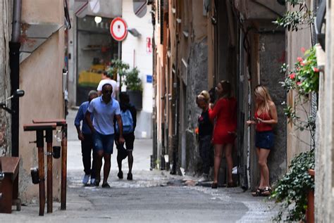 Prostitute Genoa